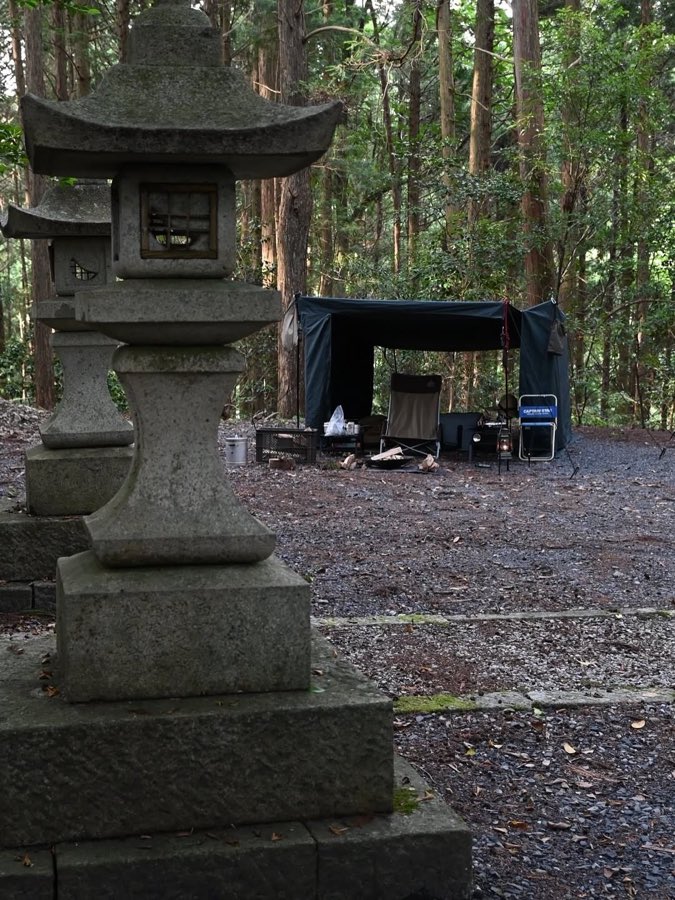 天神サイトの石灯籠